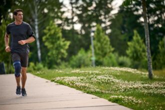 Laufen oder Joggen: Was ist effektiver für die Fitness?