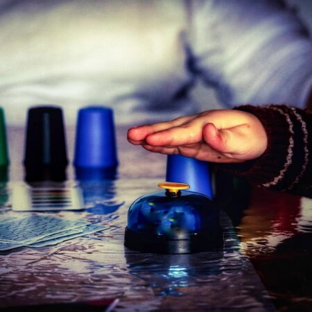 5 Ausgefallene Silvester-Spiele für Erwachsene: Ideen für einen unvergesslichen Jahreswechsel
